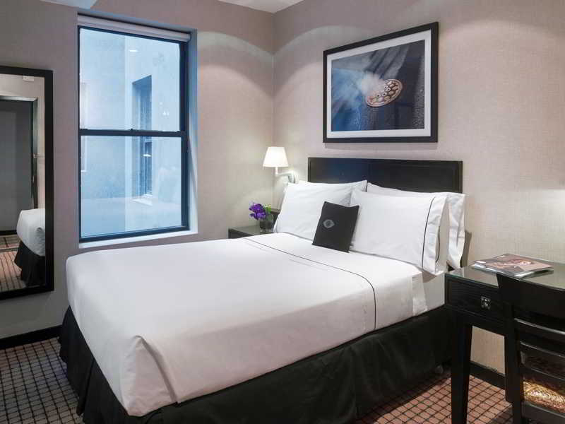 Night Hotel By Sb At Times Square New York Bagian luar foto