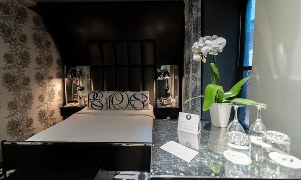 Night Hotel By Sb At Times Square New York Bagian luar foto